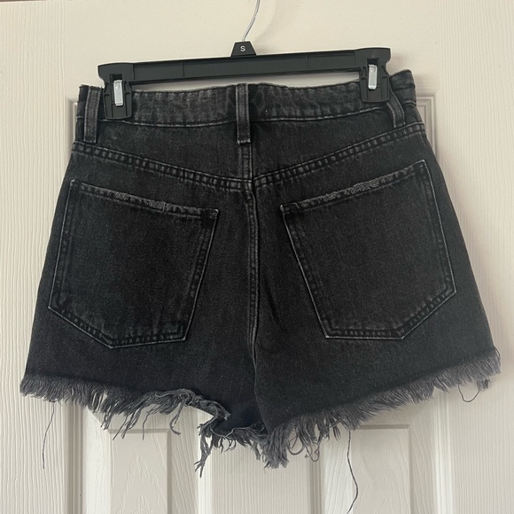 Zara Black Jean Shorts with Distressed Hem - Picture 2 of 3